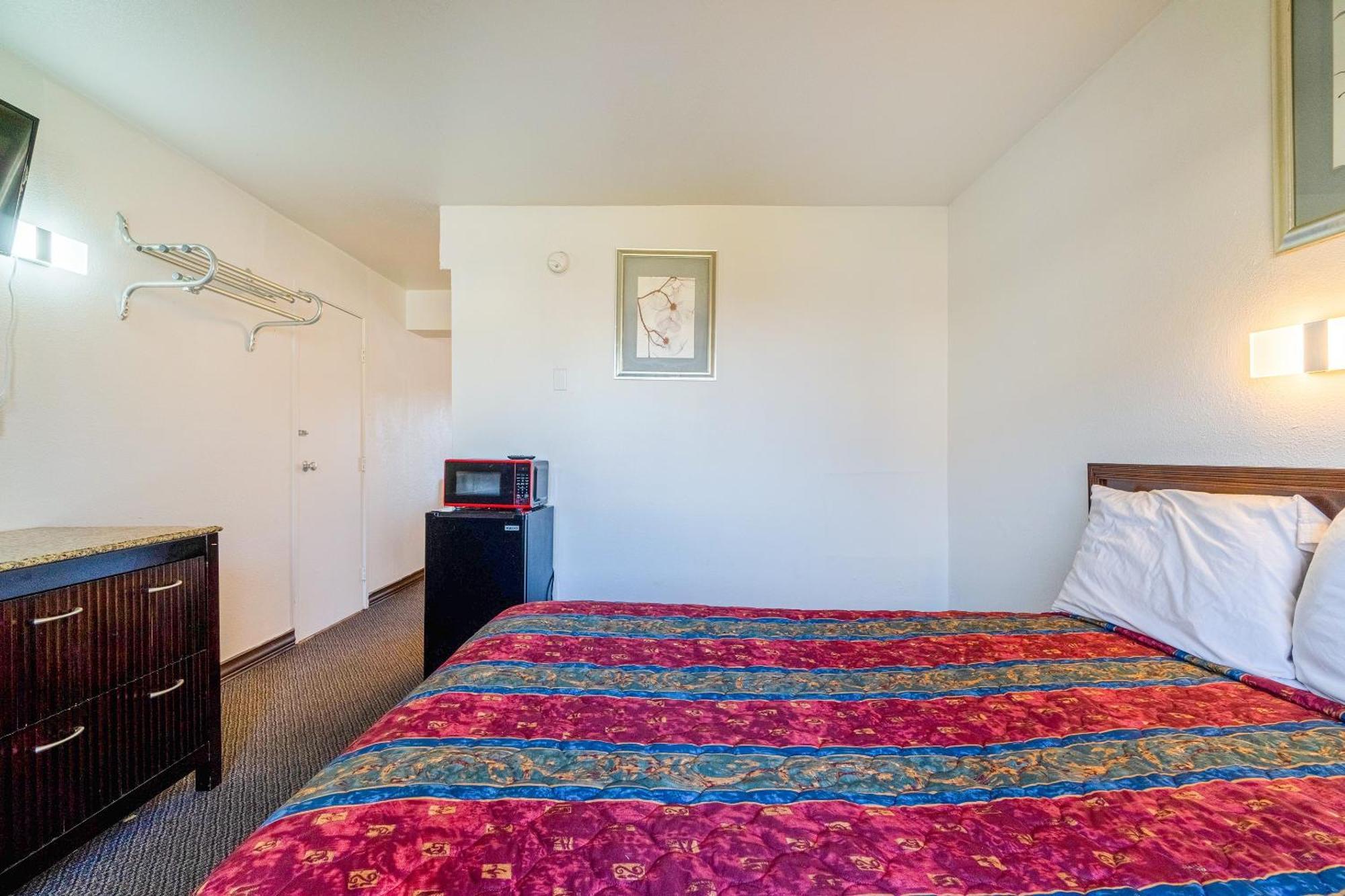 Castle Inn & Suites By Oyo Chickasha Exterior foto